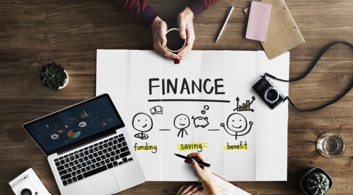 Putting AI at the center of Financial Services. skimping 696x385